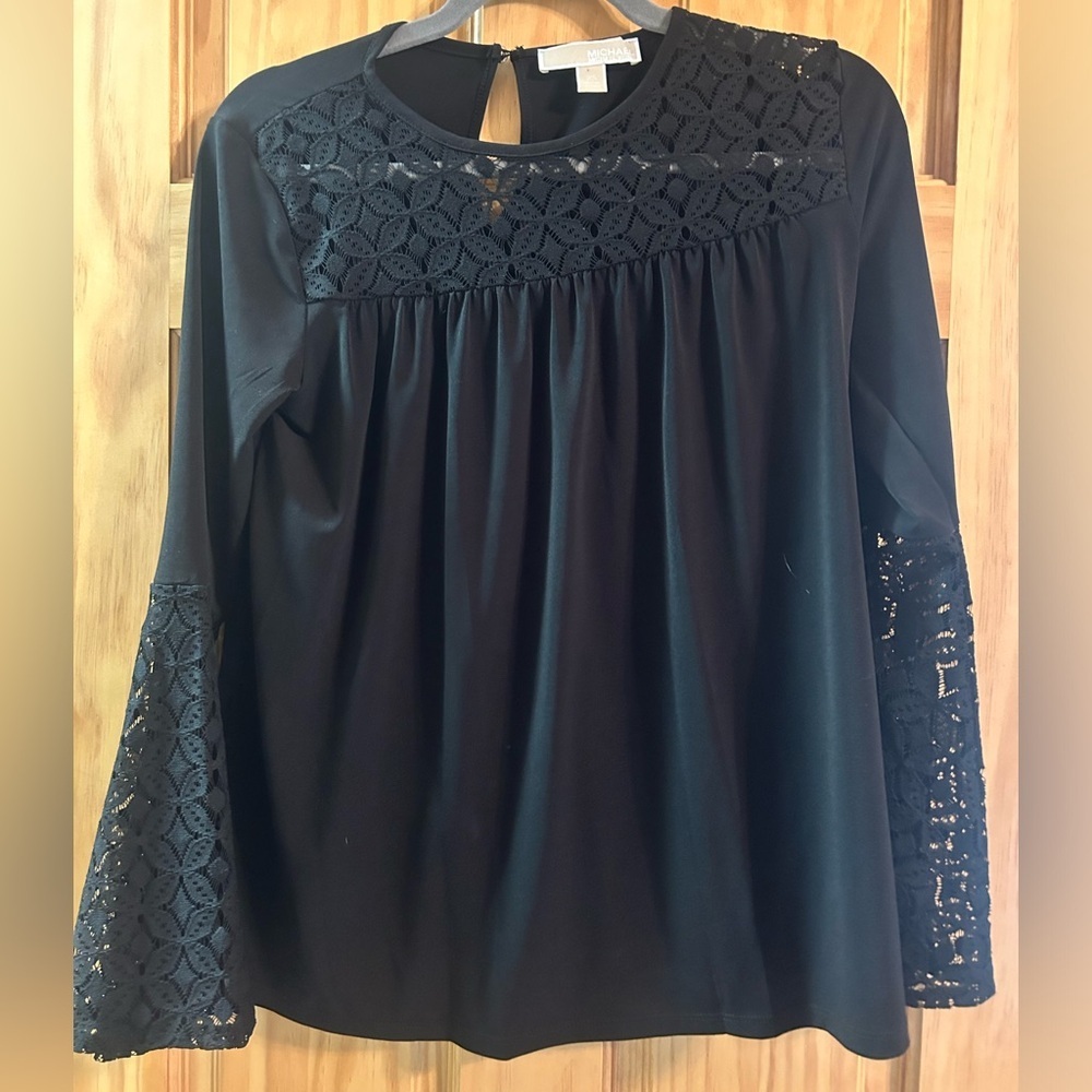 MICHAEL KORS XS black top great condition - Picture 2 of 3
